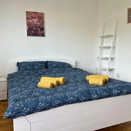 Appartement 2-bedroom With Balcony And Free Parking *