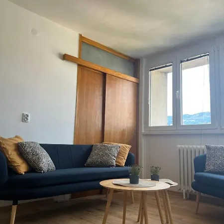 Appartement 2-bedroom With Balcony And Free Parking